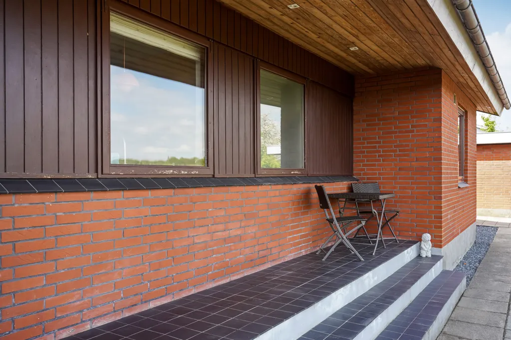 Balcony - Villa with Garden in Rask Mølle