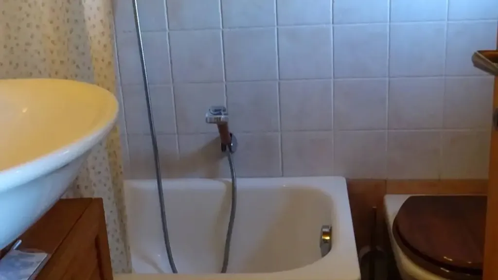 Salles de bain - Rustic Apartment with Caminetto in Montespertoli