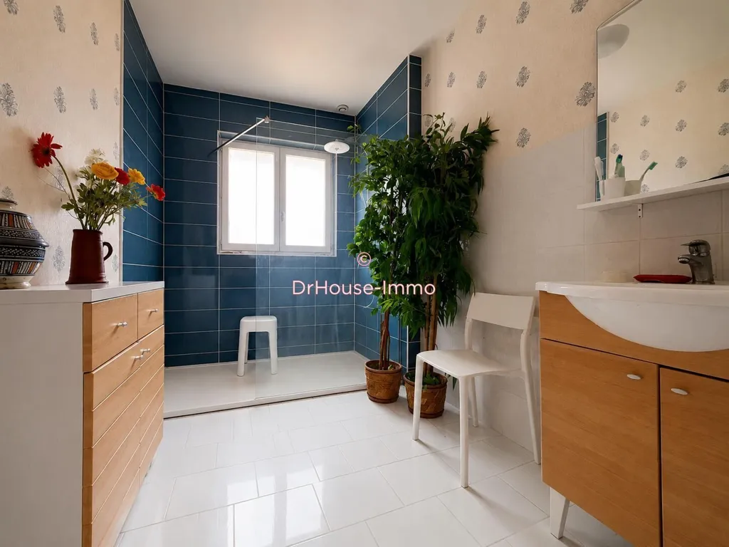 Salles de bain - Maison 7 pièces à Boulazac Isle Manoire