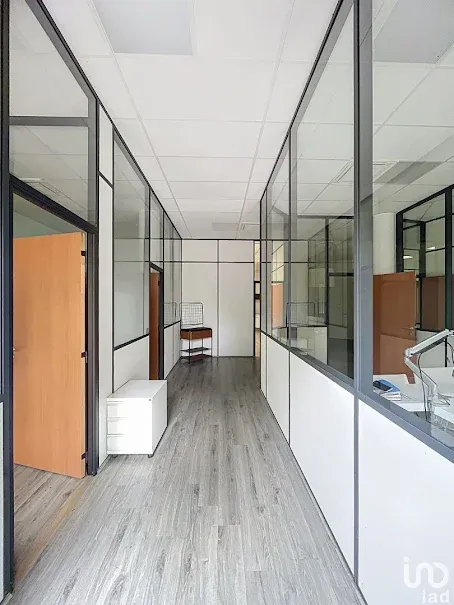 Kabinet - Office Space with Terrace in Limonest