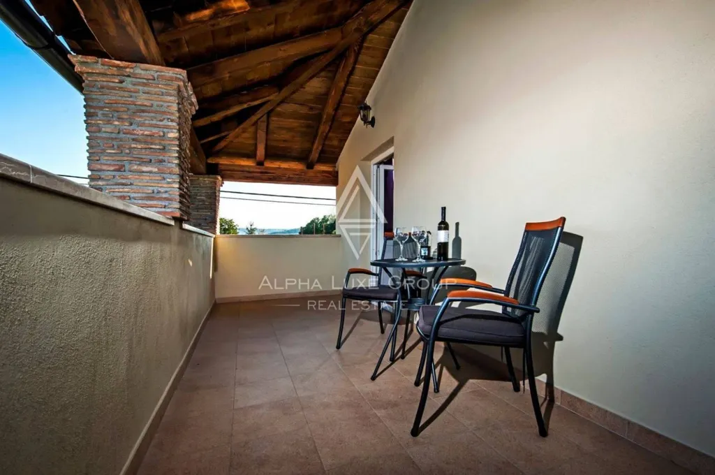 Terrass - Rustic Villa with Private Pool in Pićan