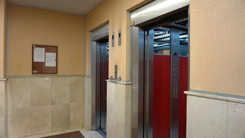 hallway_entrance