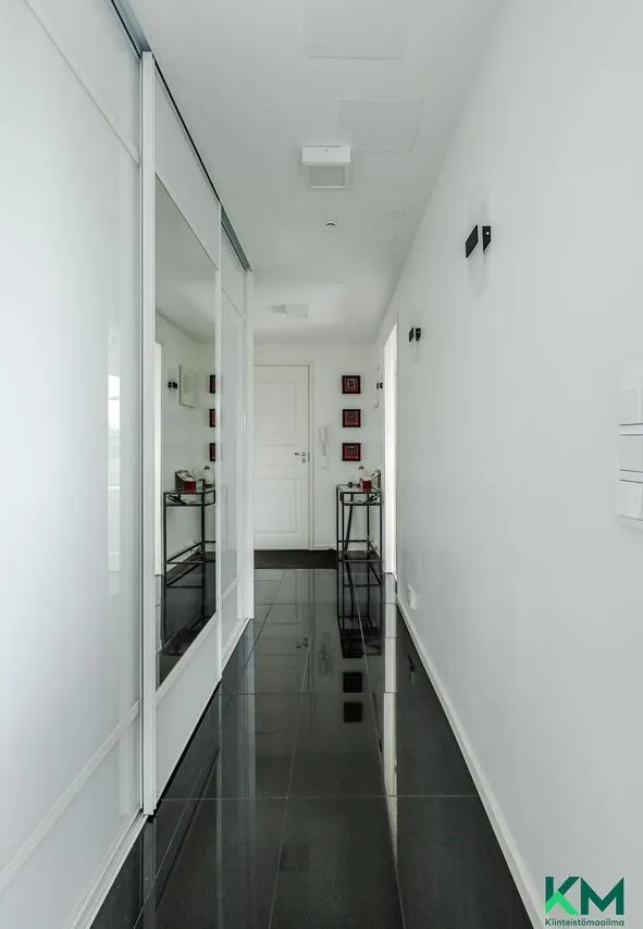 hallway_entrance