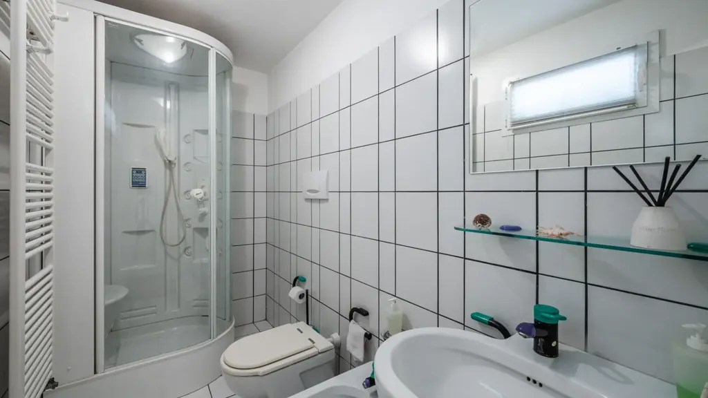 Bagni - Luxury Villa with Pool in Pianoro, Emilia-Romagna