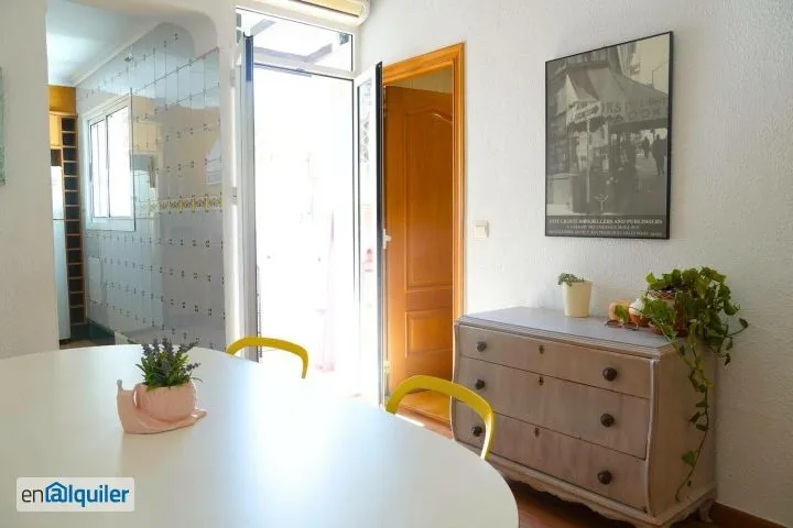 Sala da pranzo - Modernist Flat with Balcón in Cabanyal, Valencia