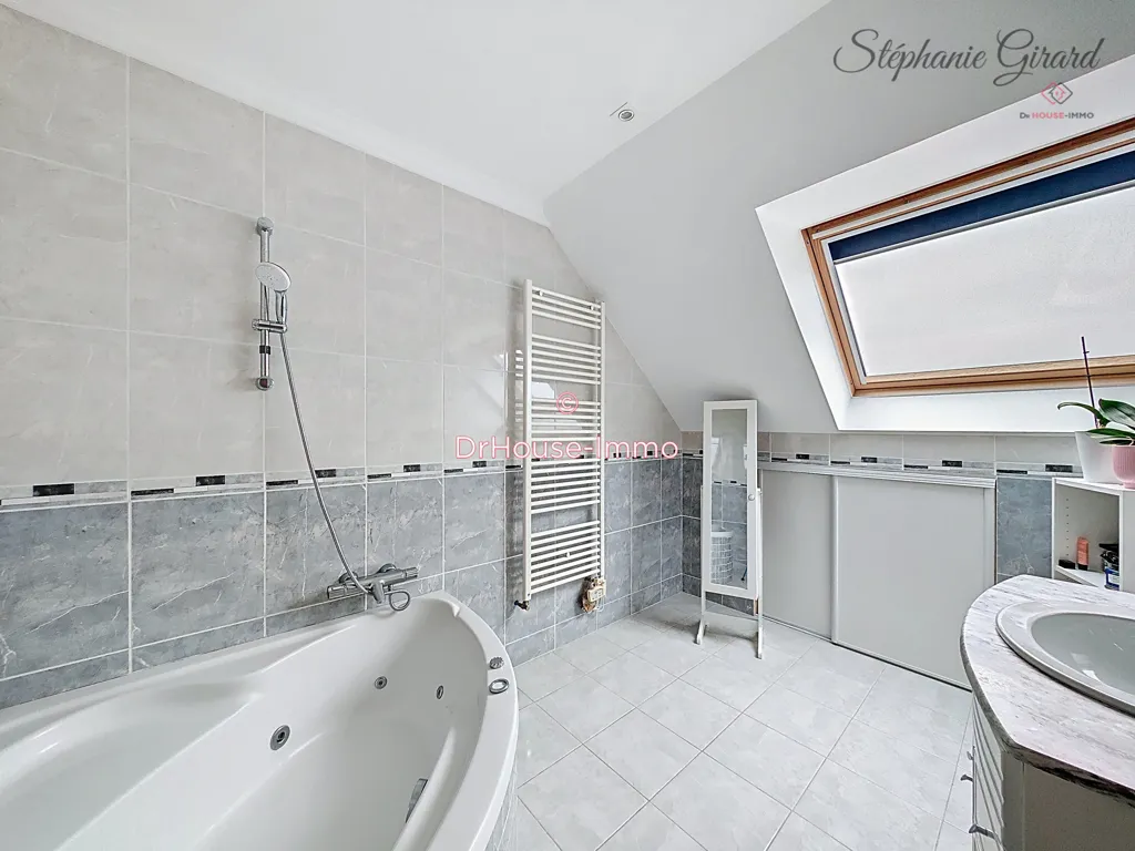 Salles de bain - Maison Contemporaine avec Terrasse à Chaingy