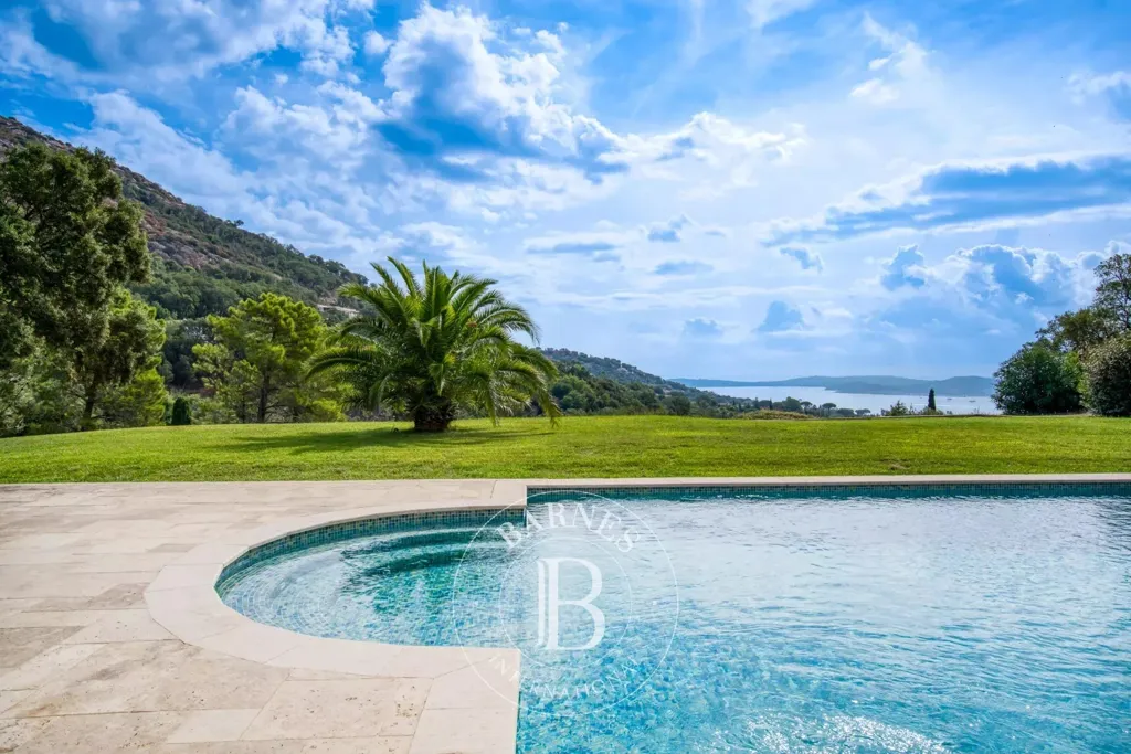 Bassein - Provençal House with Sea View in Grimaud