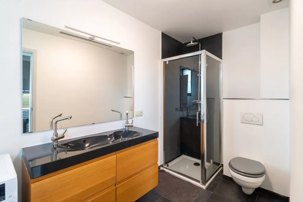 Salles de bain - Appartement avec 2 Chambres à Wilrijk