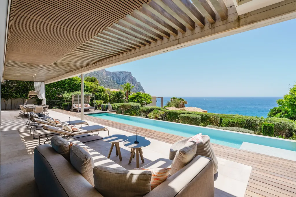 Bassein - Villa with Sea View and Infinity Pool in Cala Llamp