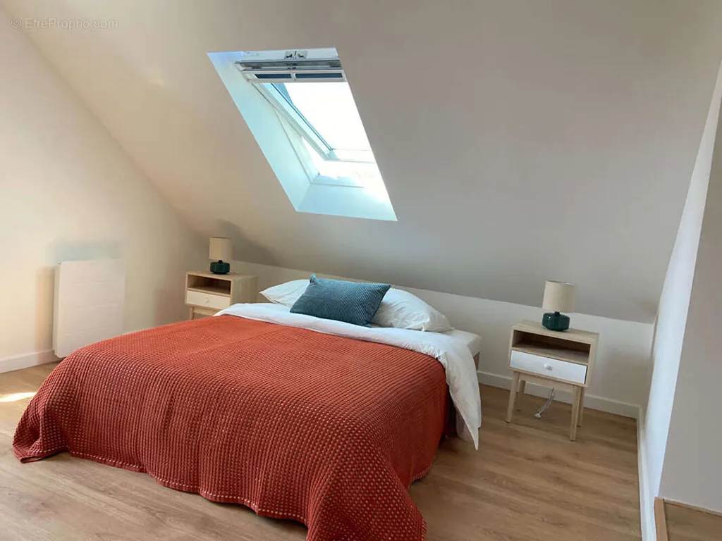 Chambres - Duplex Rénové avec Terrasse Sud à Saint-Marc-sur-Mer