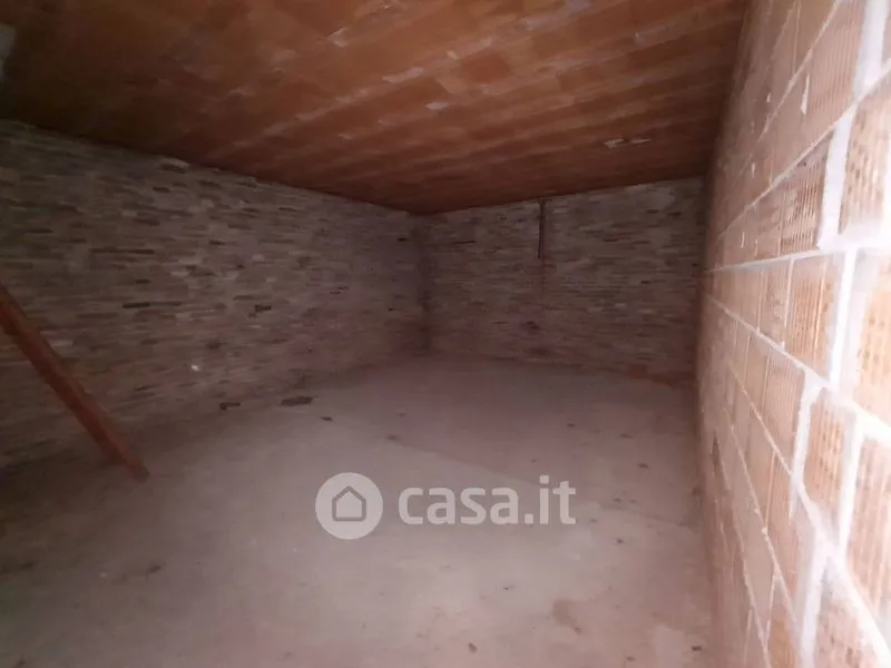 Garaje - Newly Constructed Villa with Large Garage in Viadana