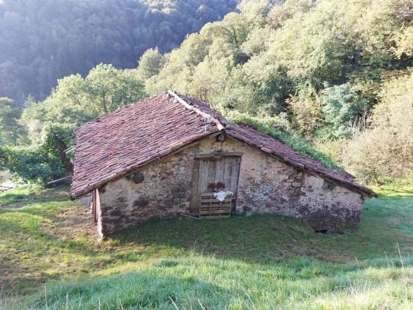 Rustic Casale with Mountain View in Avenone