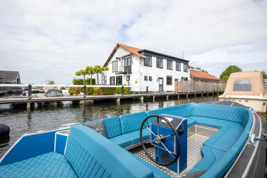 Välivaade - Villa with Boat Mooring in Aalsmeer