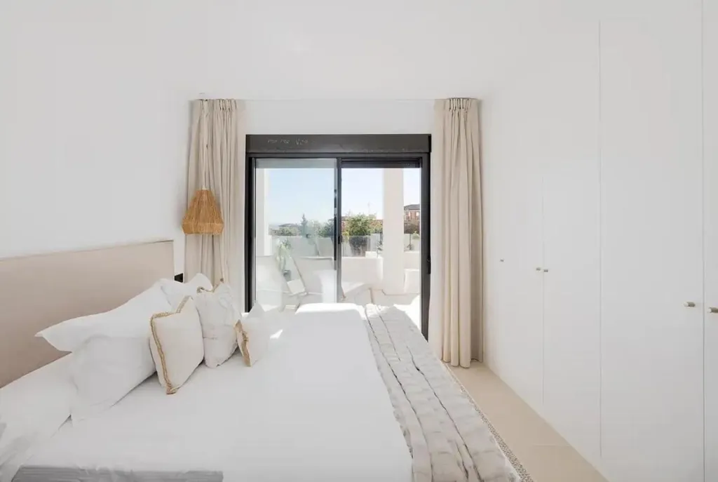 Magamistoad - Apartment with Pool in Casares Costa Golf
