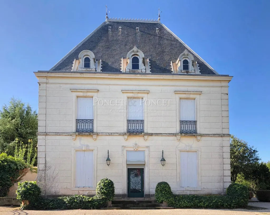 Välivaade - Vineyard Estate with Pool near Agde