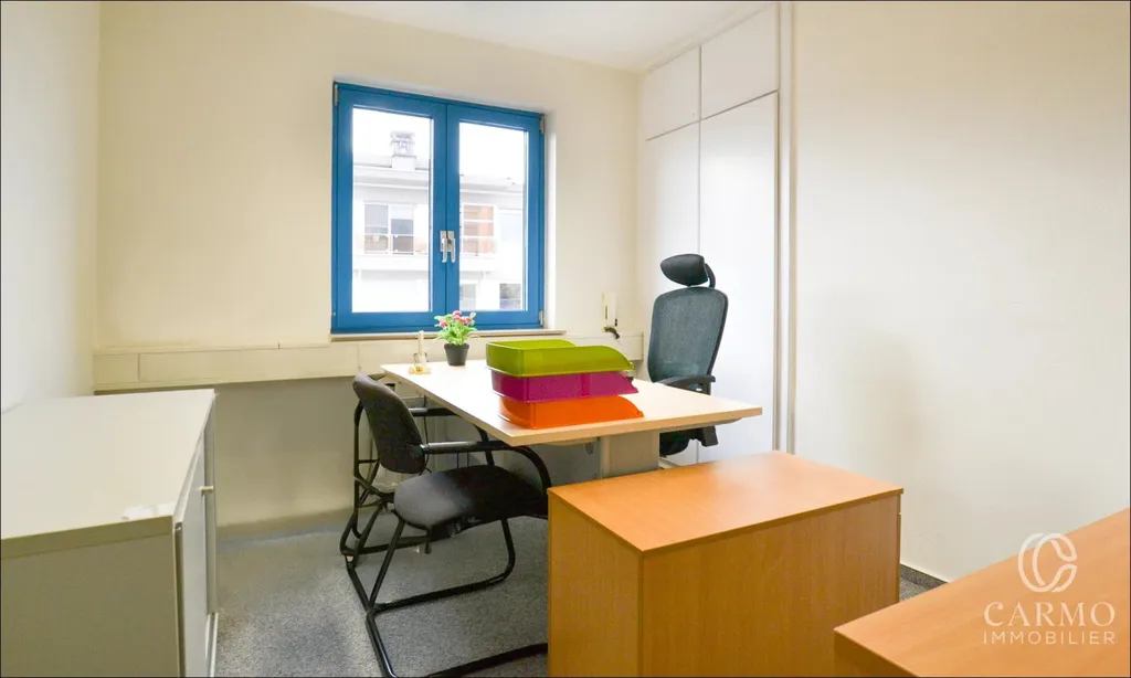 Kabinet - Modern Office with Fibre Optic in Strassen