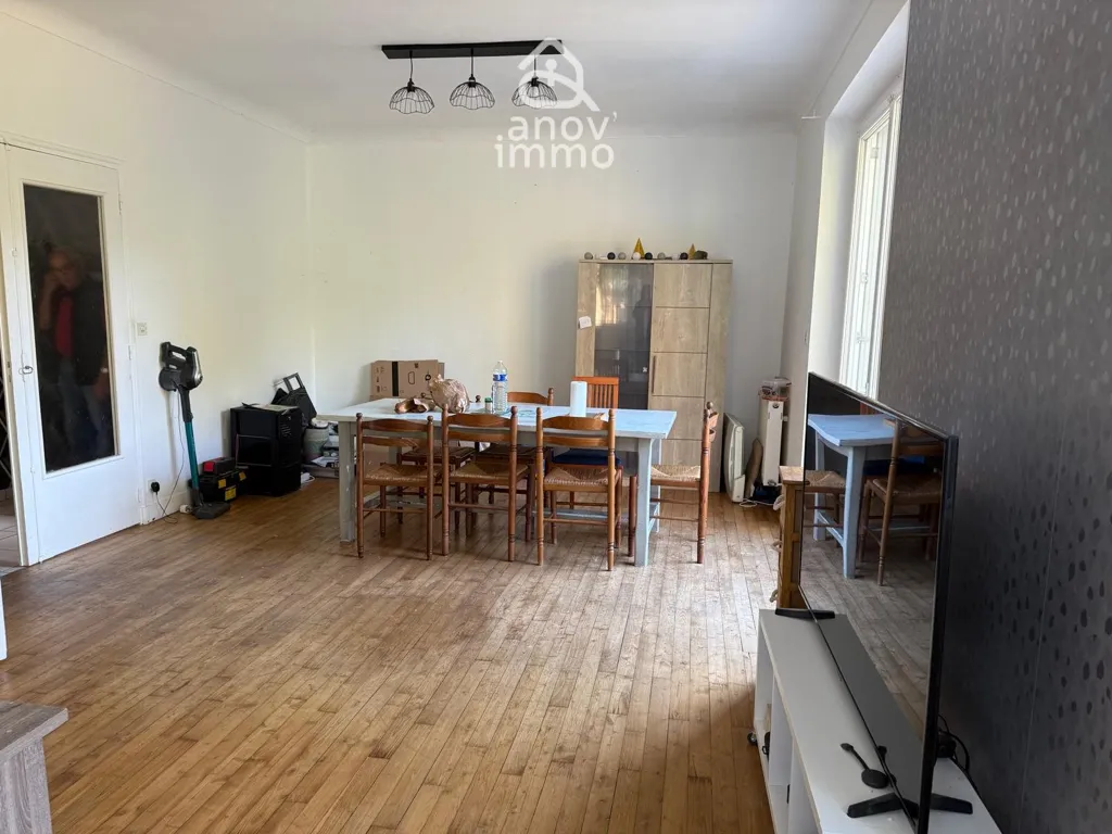 Sala da pranzo - Spacious House with Large Garden in Countryside