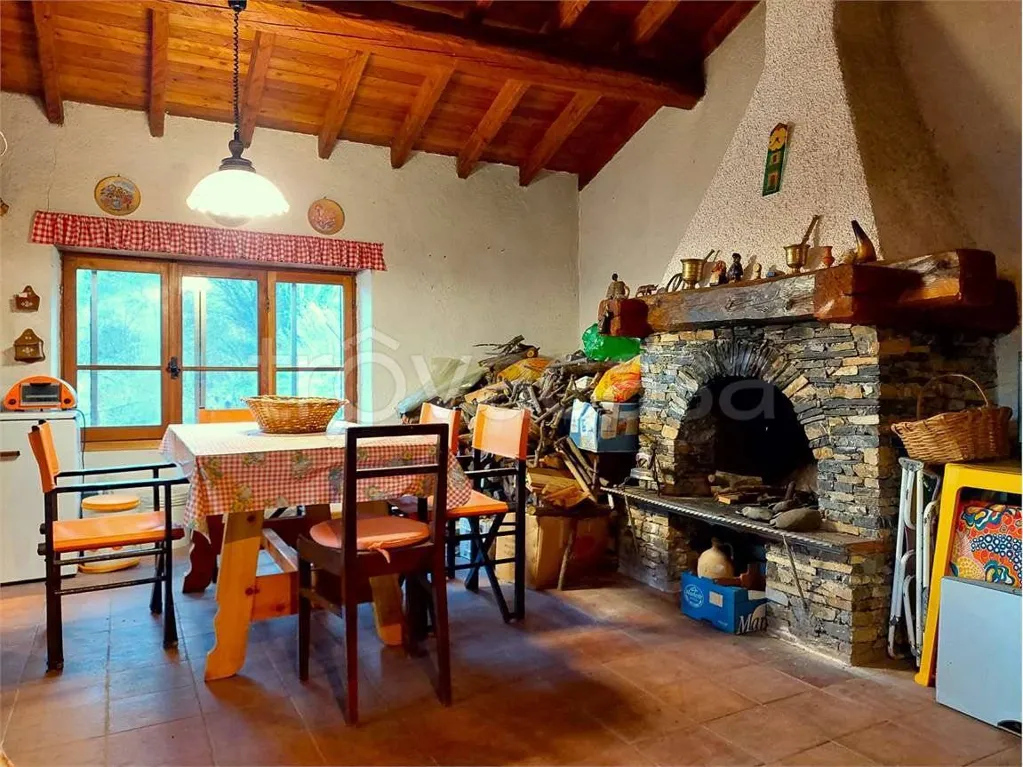 Salle à manger - Independent House with Mountain View in Mendatica