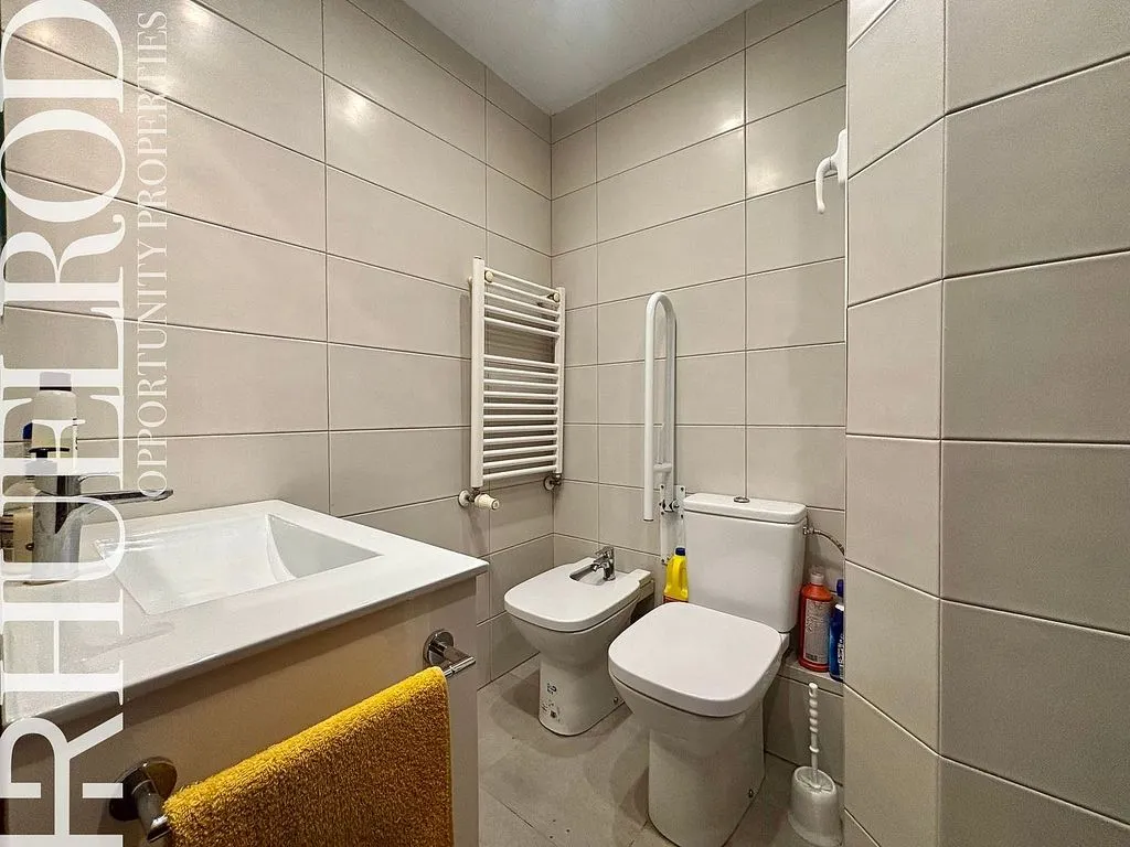 Vannitoad - Bright Apartment with Balcony in Barcelona