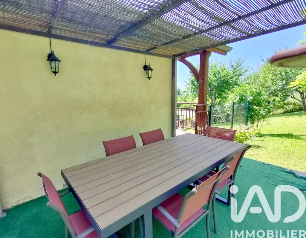 Terrace - Fully Renovated House with Garden in Dole