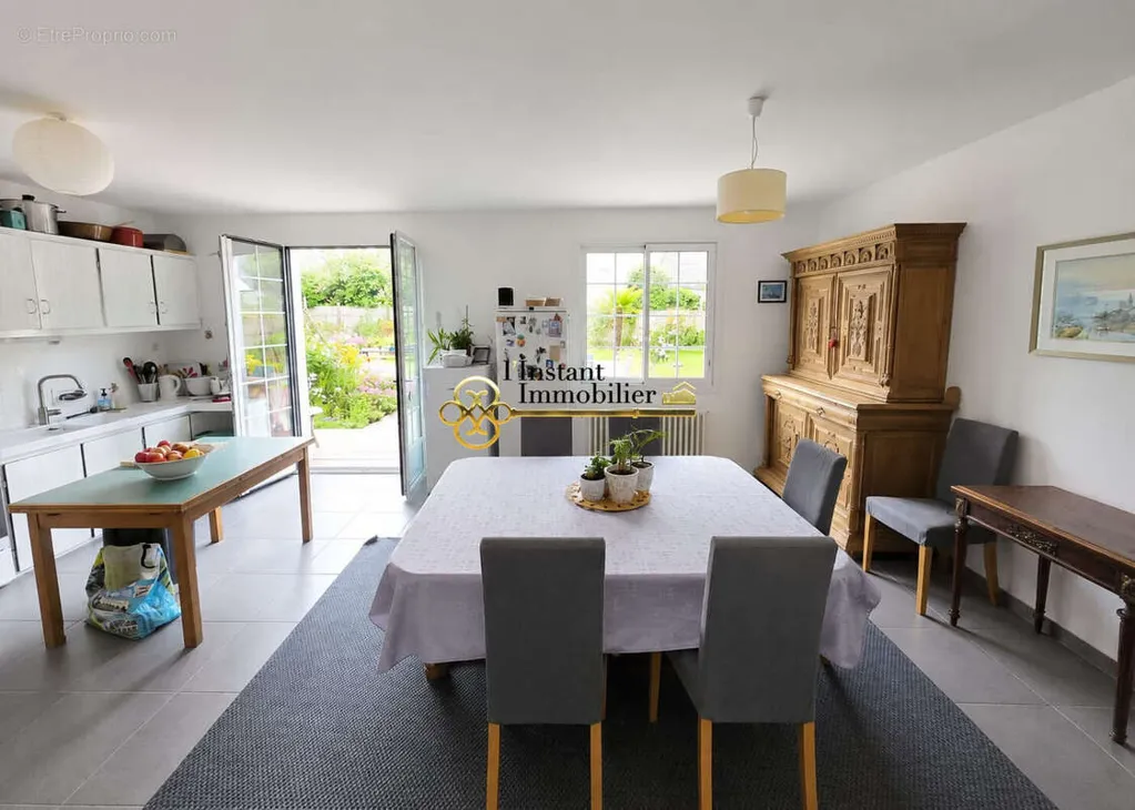 Sala da pranzo - Renovated House with Sea View in Carantec