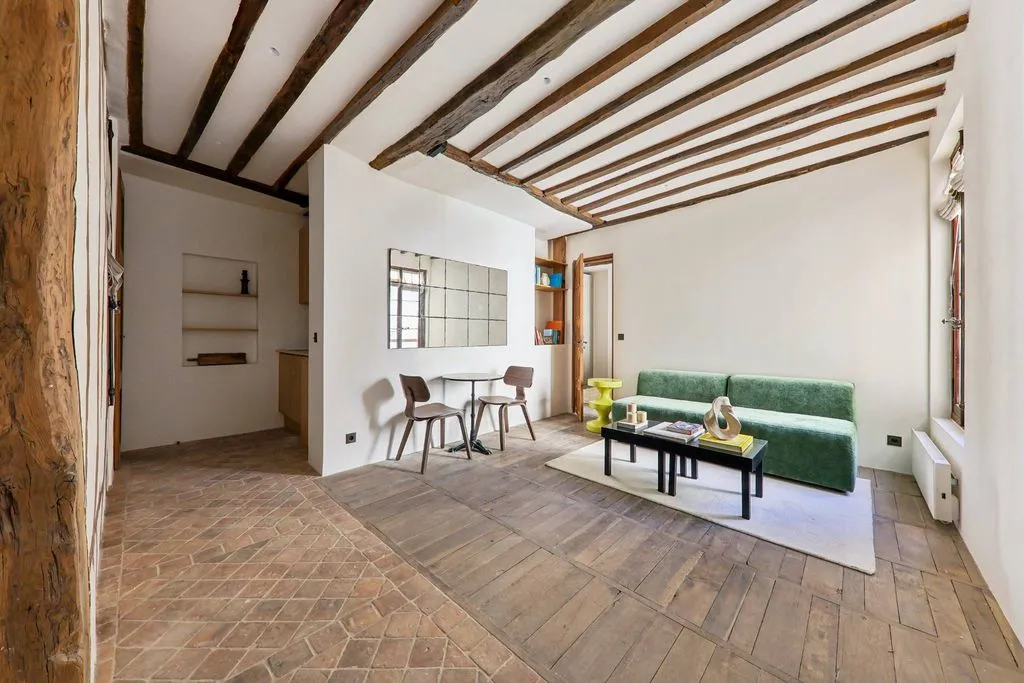 Séjour - Appartement de Luxe avec Vue Cour à Paris