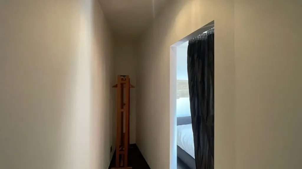 hallway_entrance