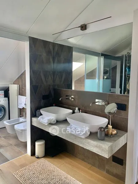 Salles de bain - Restored Apartment with Historic View in Ivrea