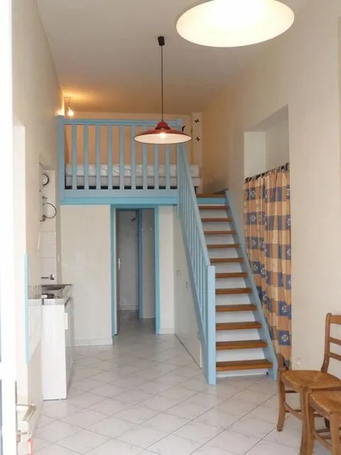 Soggiorno - 1-Bedroom Flat with Balcony in Laval