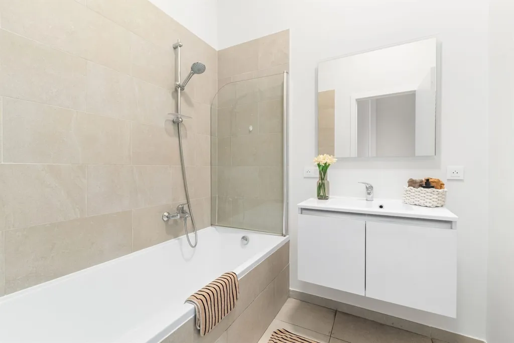 Salles de bain - Appartement Rénové avec Terrasse à Gand