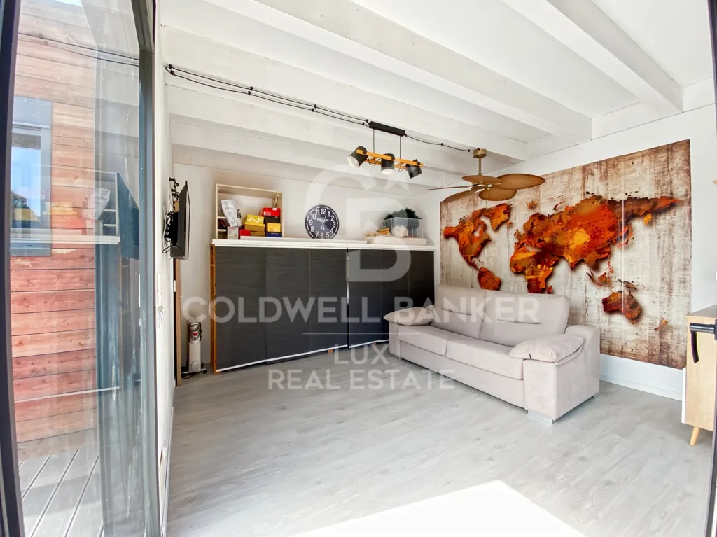 Elutuba - Modern House with Beachfront in L'Escalà