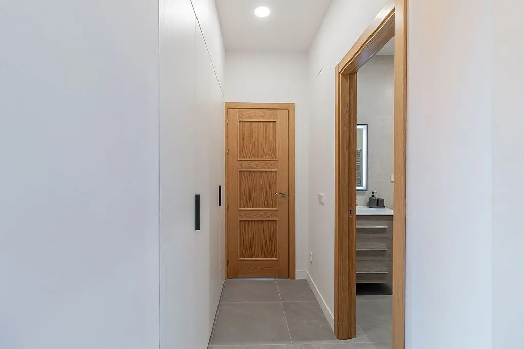 Esik - Furnished Flat with Balcony in Madrid