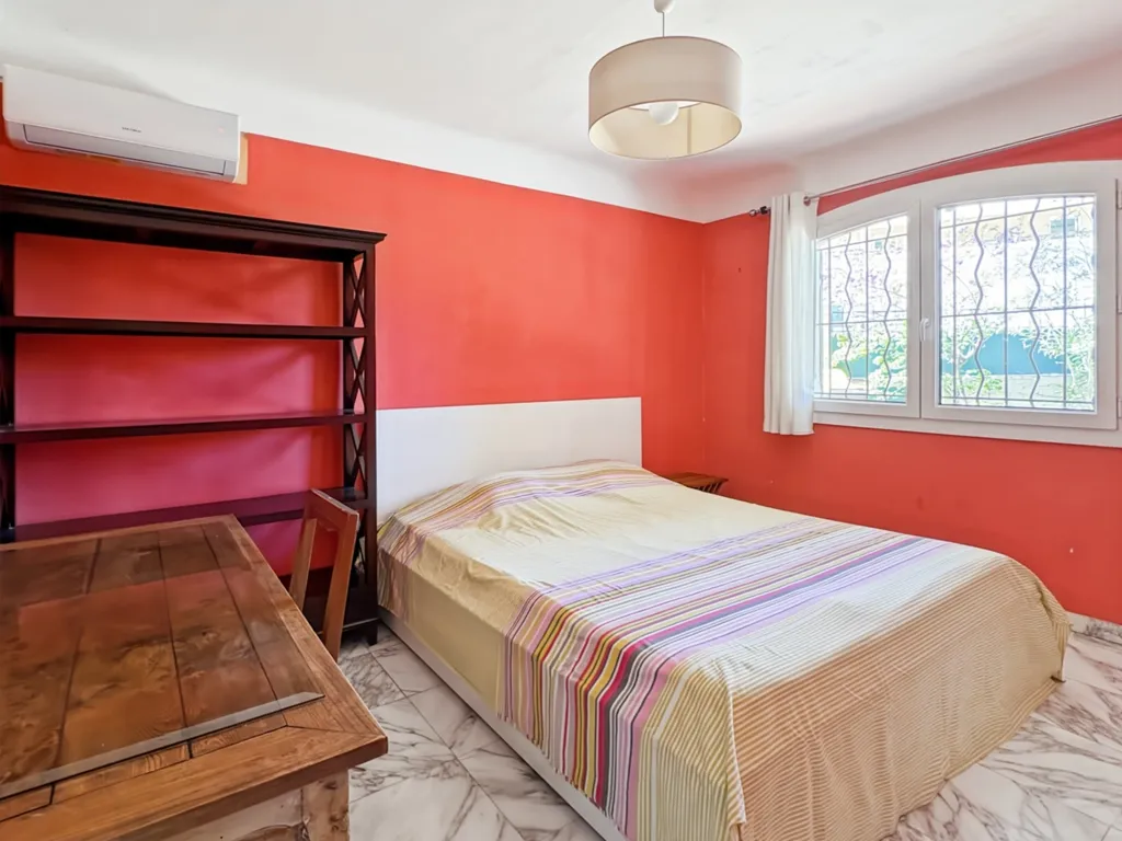 Bedrooms - Character Provençal House with Pool in Château-Gombert