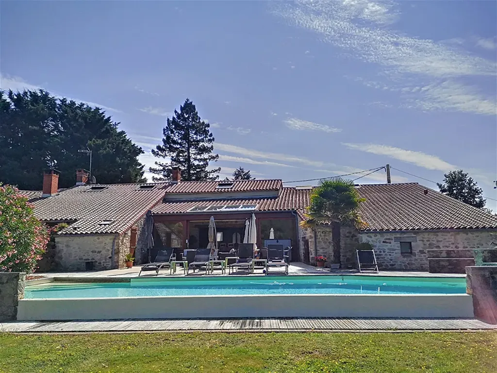 Maison 13 pièces à Aizenay