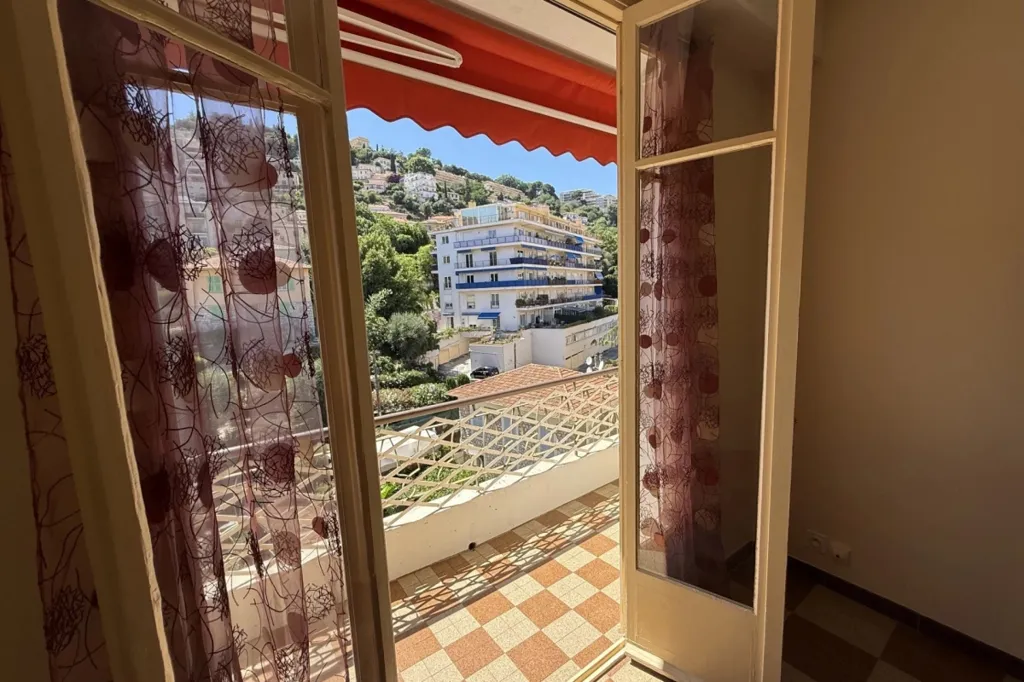 Balcone - 2-Bedroom Apartment with Terrace in Nice Cessole
