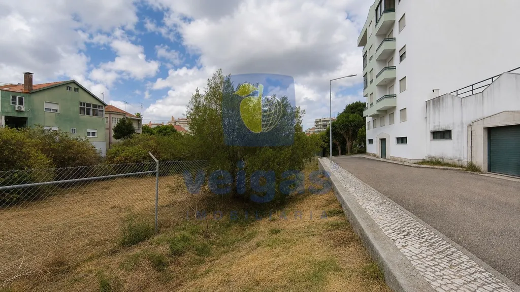 Esterno - Urban Land with Development Potential in Alverca