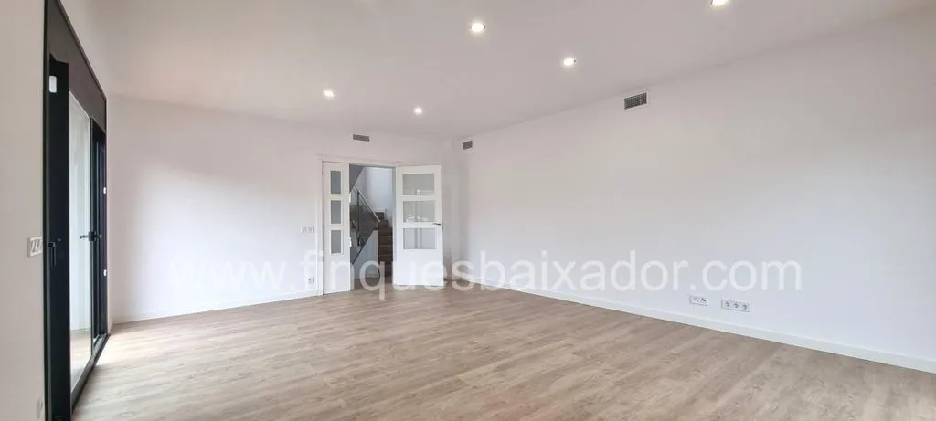 Toad - New Build House with Pool in Segur de Calafell