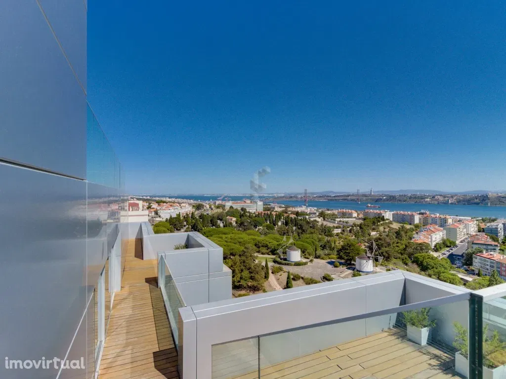 Terrass - High Standard Flat with River View in Restelo