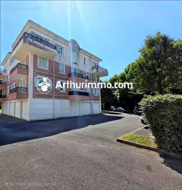 Extérieur - Studio avec Balcon et Garage à Savigny-le-Temple