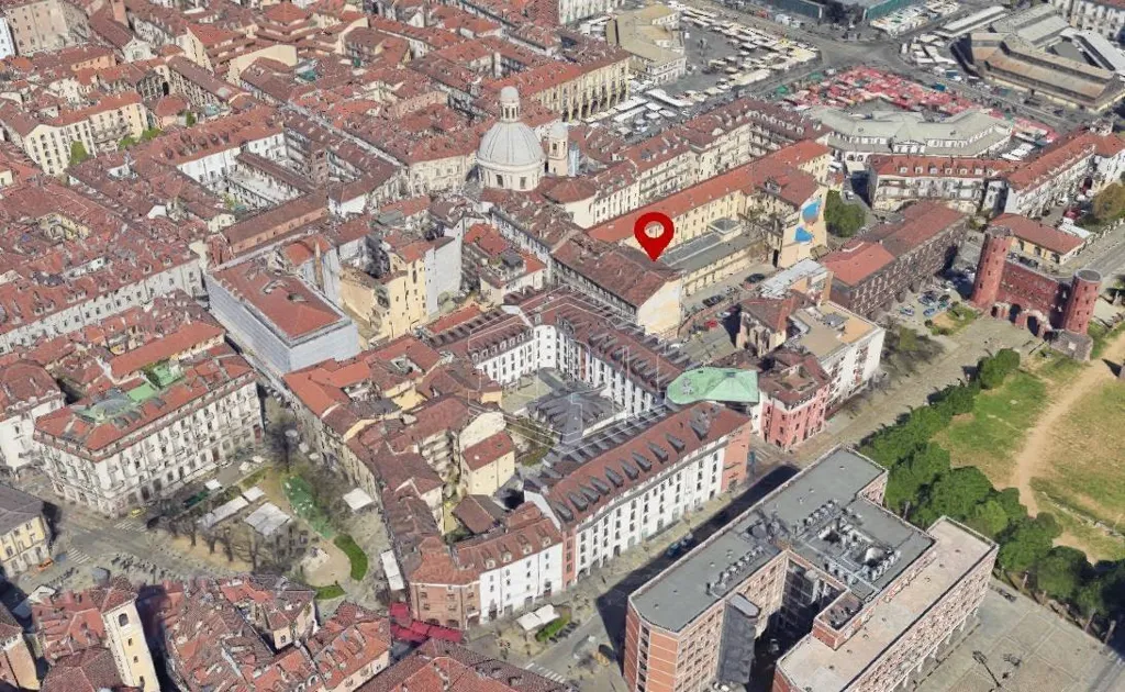 Õhuvaade - Two-Level Apartment with Historic Setting in Turin