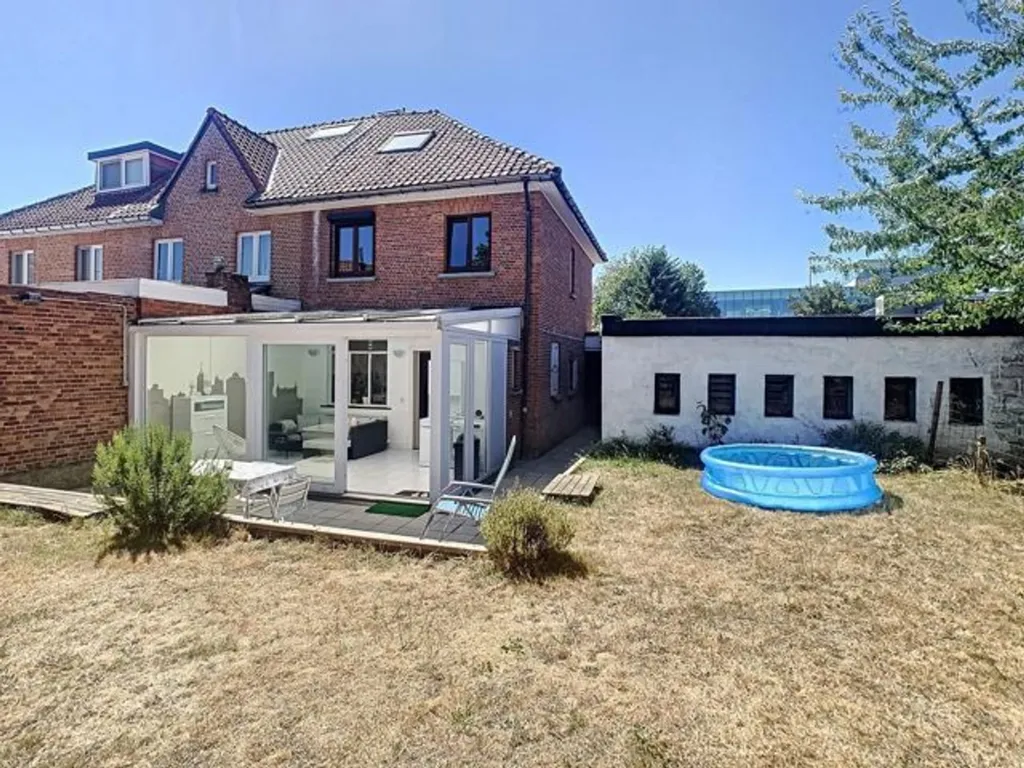 Piscine - Appartement à Leuven, Proche du Centre-Ville