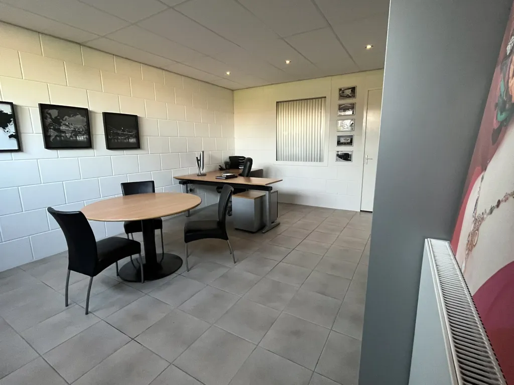 Kabinet - Modern House with Office Space in Ameide