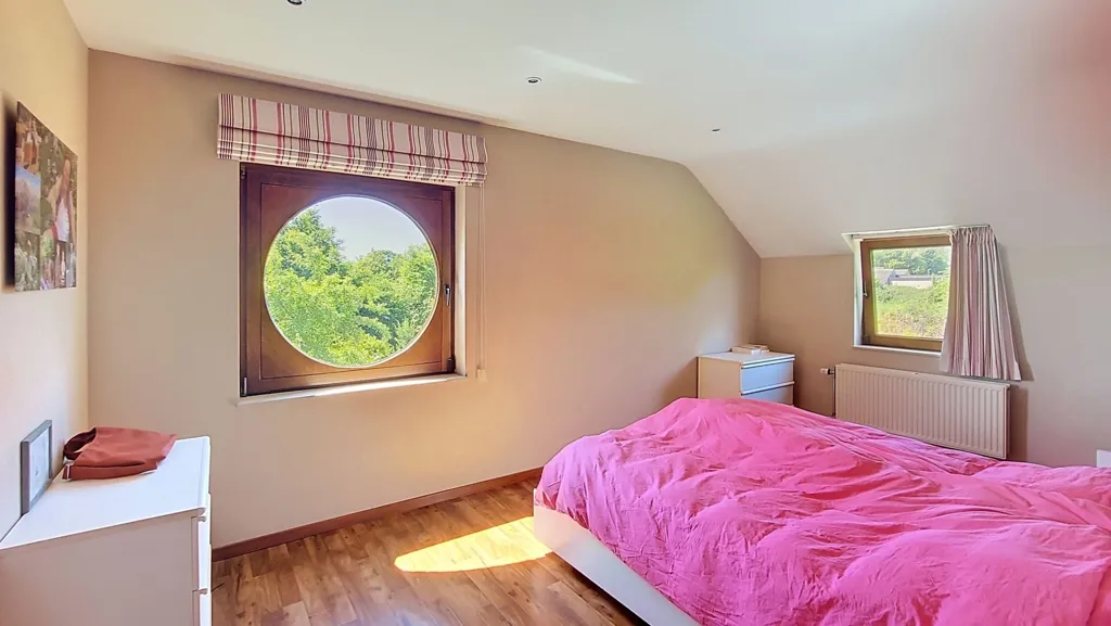 Chambres - Villa avec Espace Professionnel à Haillot