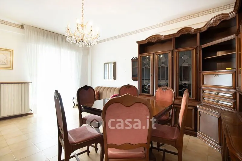 Salle à manger - 5-Room Apartment with Solar Features in Alba Adriatica