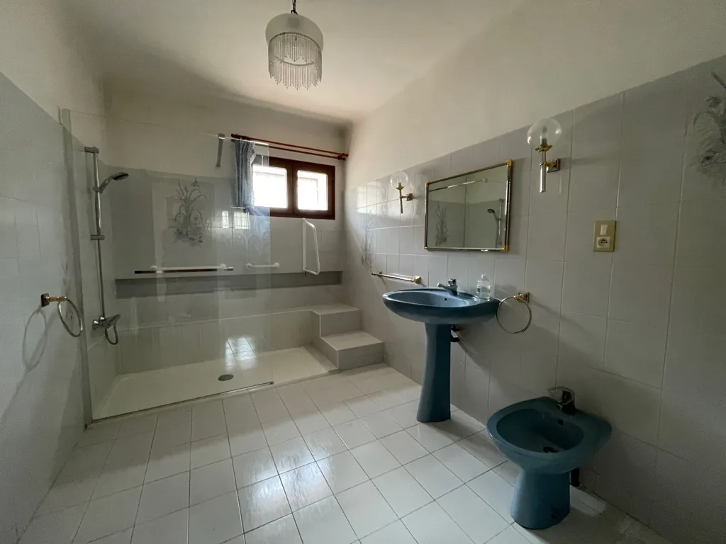 Vannitoad - Detached House with Garden in La Garde Centre
