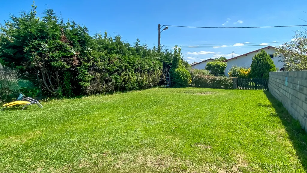 Aed - Type 2 Flat with 541 m² Plot in Haut Boucau