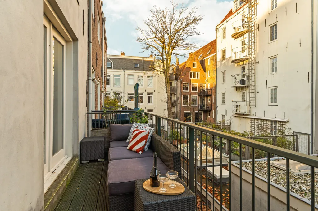 Balcony - Galerijflat with Garden at Lijnbaansgracht