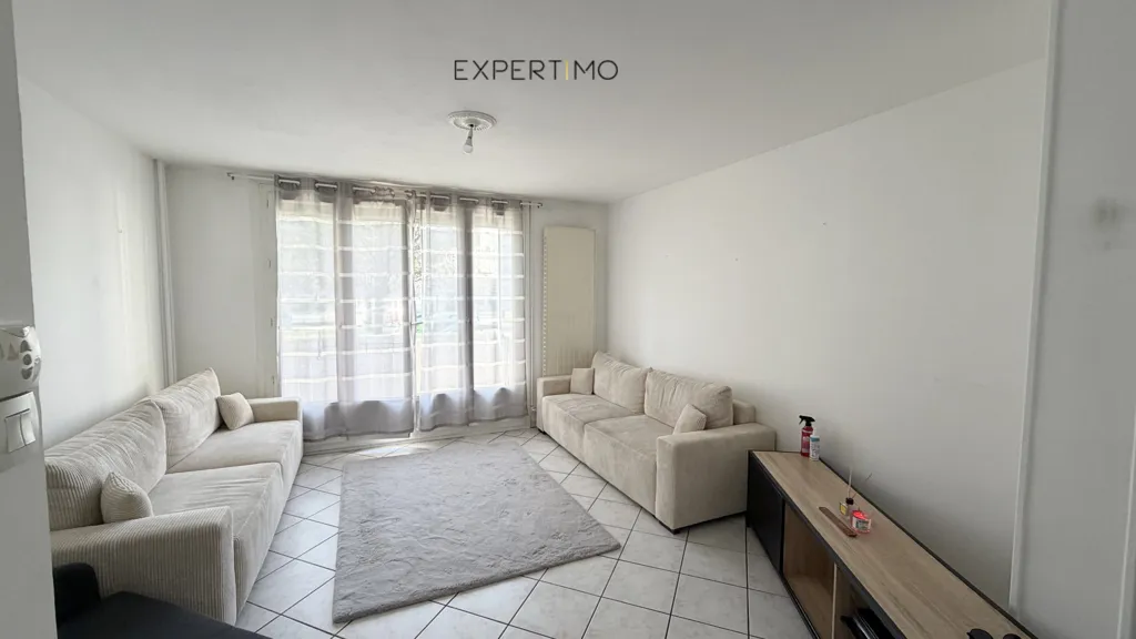 Séjour - Appartement Traversant avec Balcon à Seyssinet-Pariset