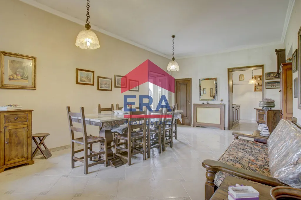 Salle à manger - Villa with 4.5-Hectare Park in Ardea