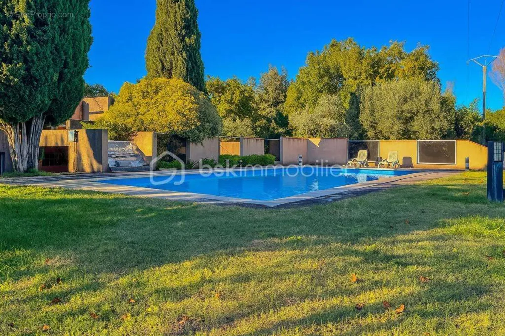 Piscine - Villa d'Architecte avec Piscine et Parc Arboré